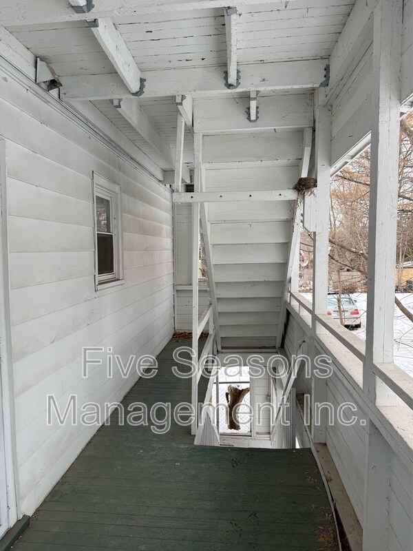 Building Photo - 384 St Paul St