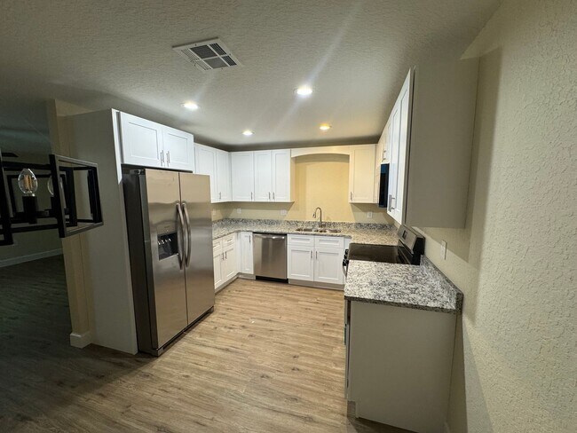 Foto del edificio - Brand New Duplexx Home for Rent