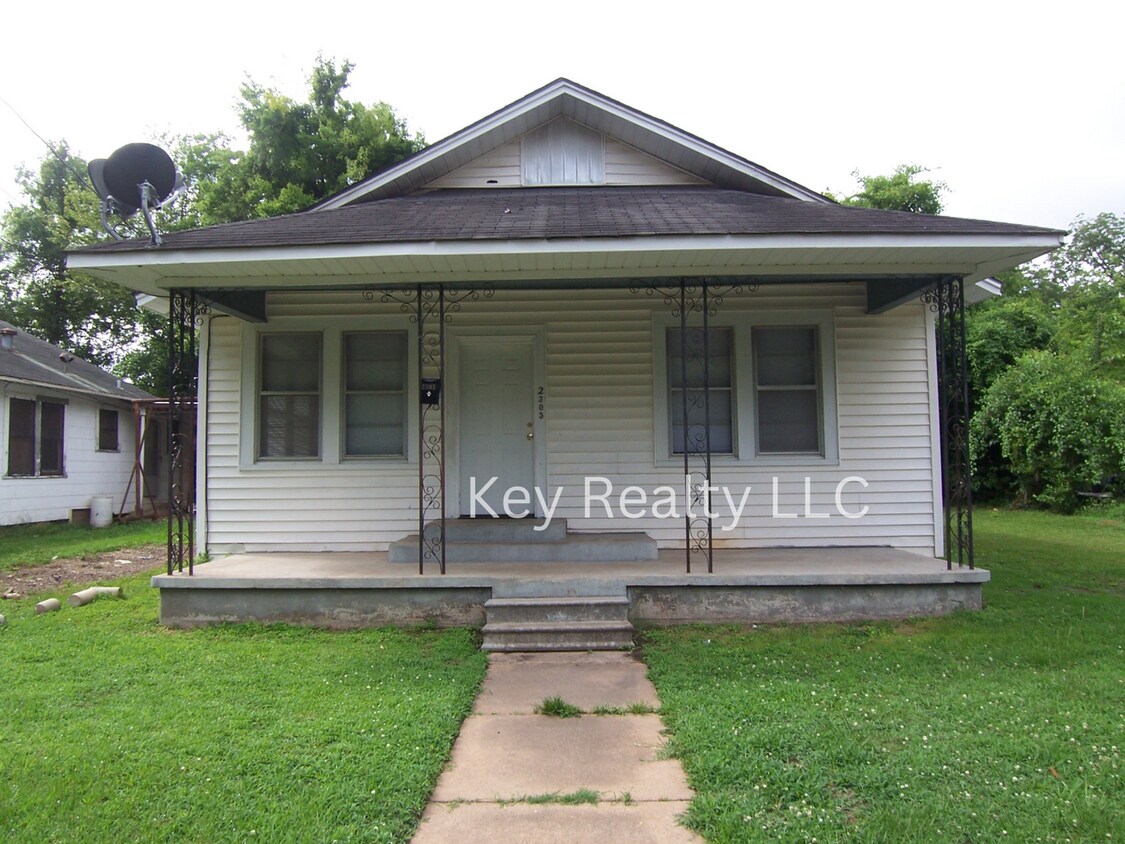 Foto principal - 2305 Webster St
