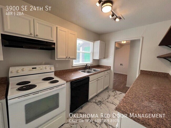 Foto del edificio - 3900 SE 24th St