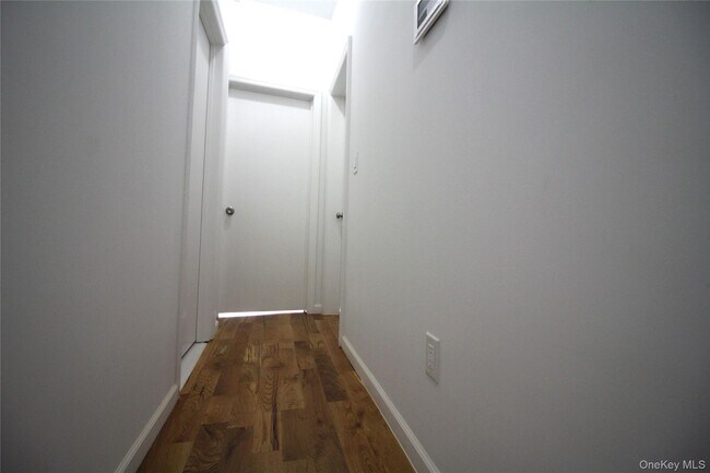 Foto del edificio - 291 Bonner Pl