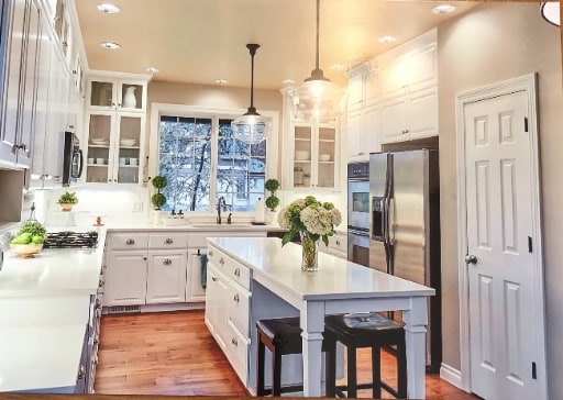 Building Photo - 5 Bedrooms and 2.5 Bathrooms with Views of the Rolling Hills of Corvallis Country Club