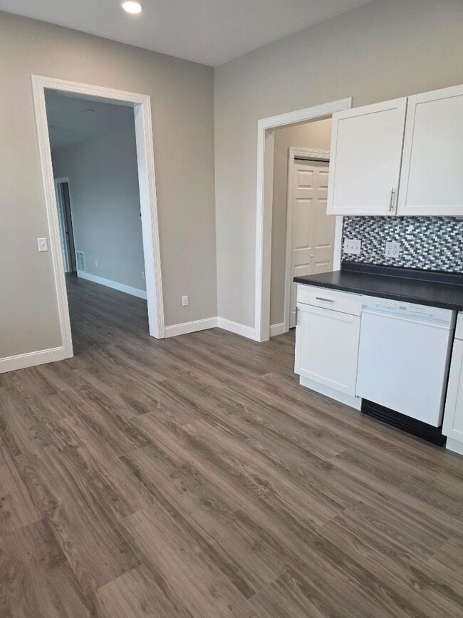 Building Photo - 101 N Locust St