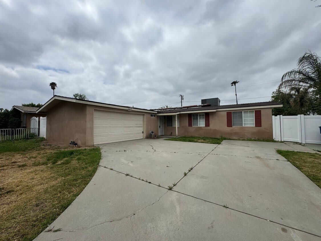 Primary Photo - Home for Rent