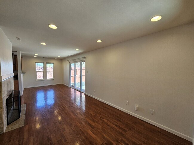 Foto del edificio - 5926 S Willow Way