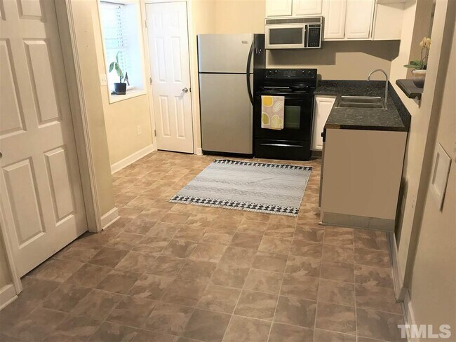 Building Photo - 3800 Greenleaf St