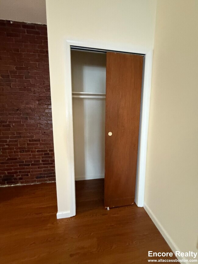 Foto del edificio - 70 S Huntington Ave