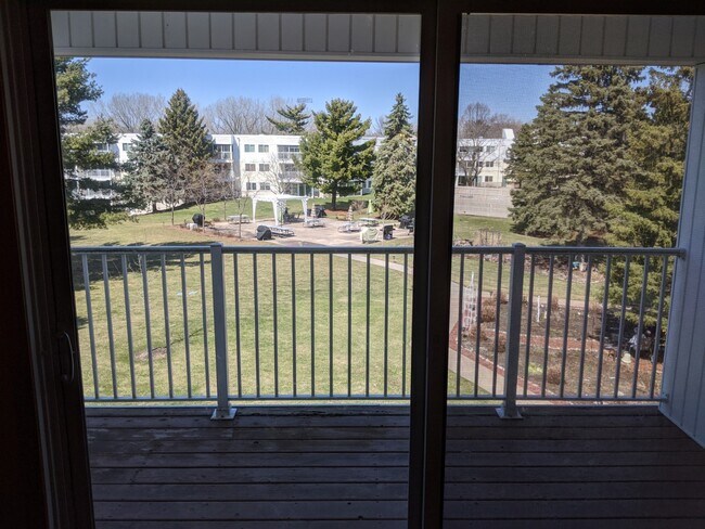 Balcony - 130 Demont Ave
