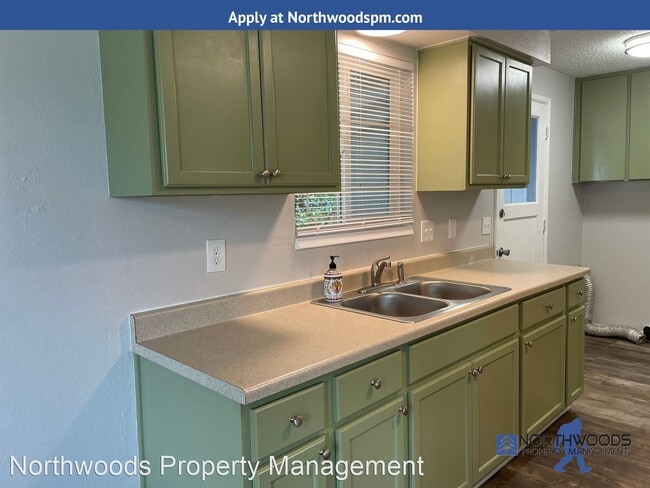 Building Photo - 3 br, 1 bath House - 1018 Olympic  Ave