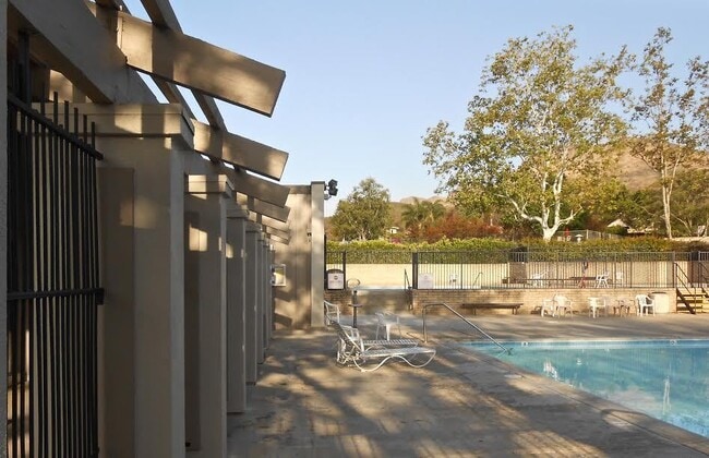 Building Photo - Stunning Newbury Park Home