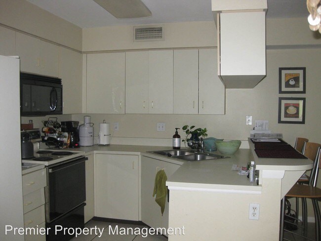 Building Photo - 169 Forest Lakes Blvd