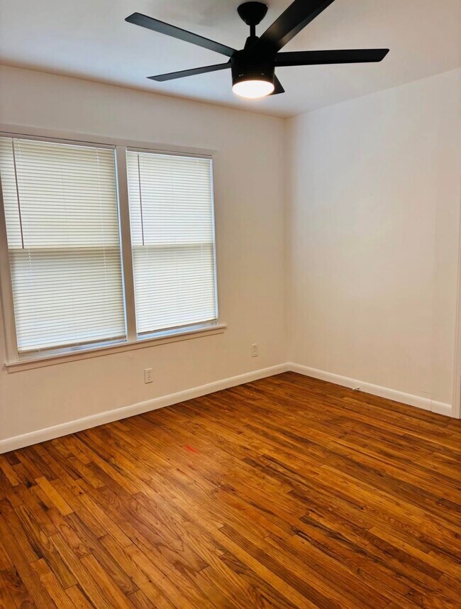 Foto del edificio - 1114 Belmeade Dr