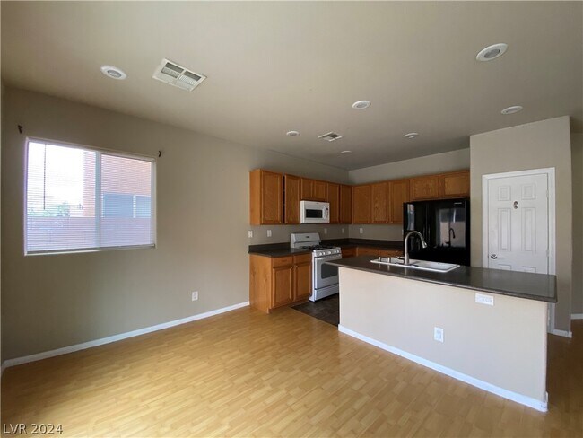 Foto del edificio - 9258 Weeping Hollow Ave