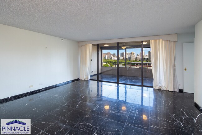 Building Photo - 581 Kamoku St