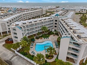 Building Photo - 6102 Seawall Blvd