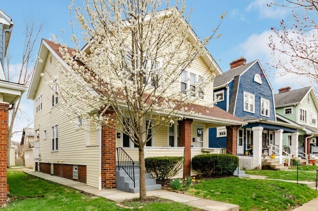 Building Photo - 228 E Kelso Rd