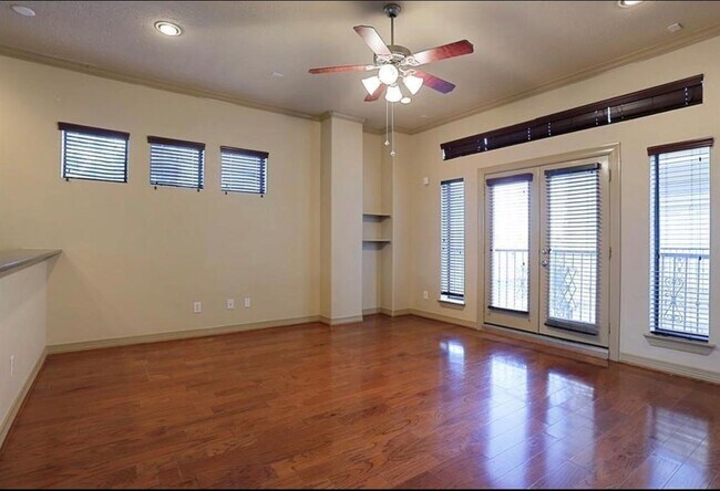Building Photo - 1607 Bass St