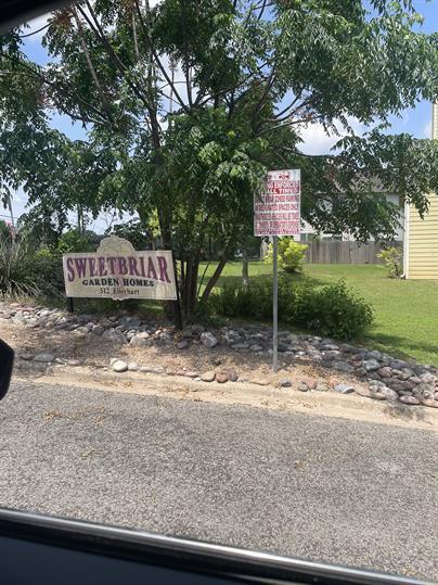 Foto del edificio - 512 Eberhart Ln