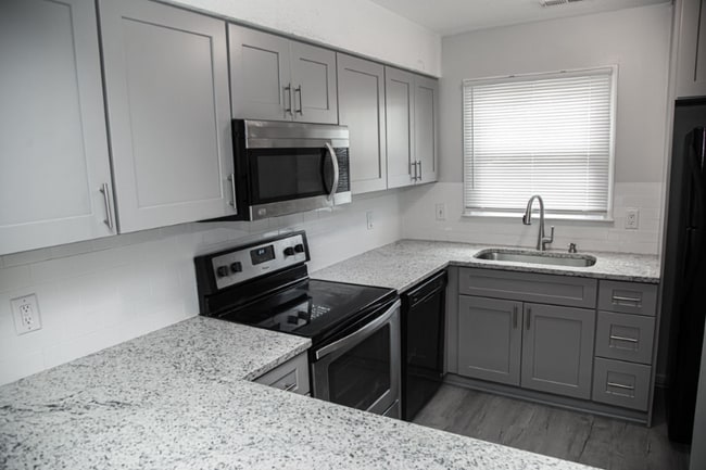 Building Photo - 4320 Bona Ct