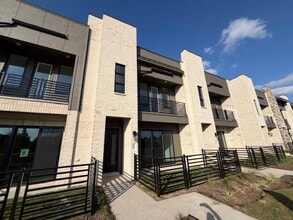 Building Photo - 1172 Daybreak Dr