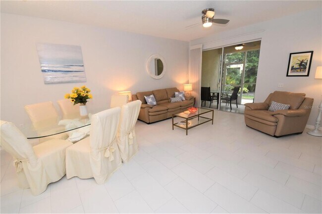 Building Photo - 4235 Castlebridge Lane Unit 1216