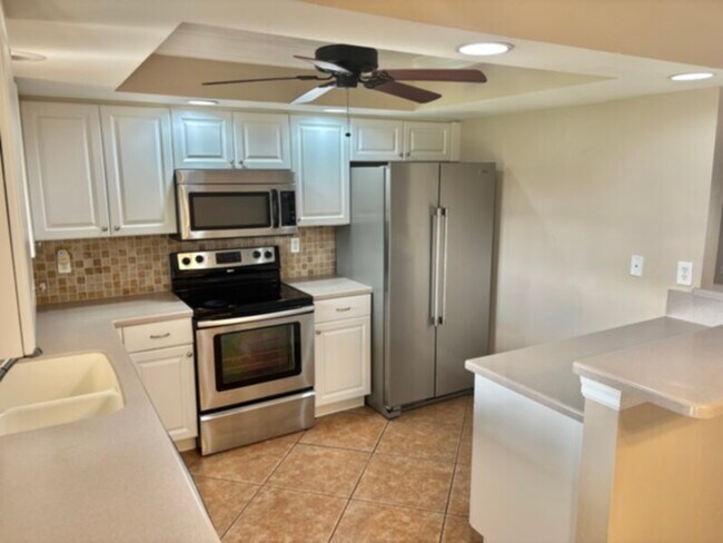 Foto del edificio - BEAUTIFUL 3 Bedroom 2 bath Move-In Ready!
