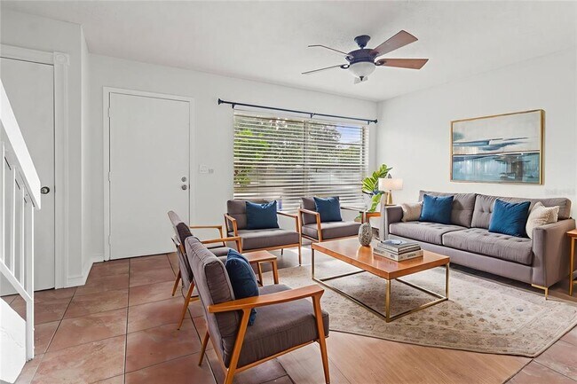 Foto del edificio - 15636 Morning Dr