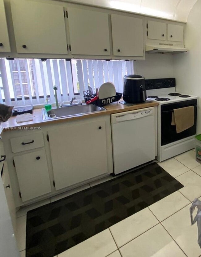 Foto del edificio - 16909 N Bay Rd