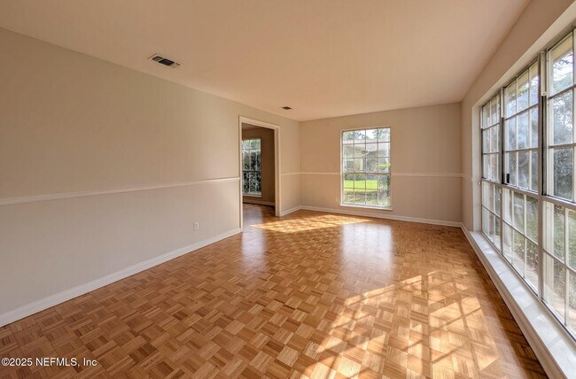 Foto del edificio - 5091 Somersby Rd