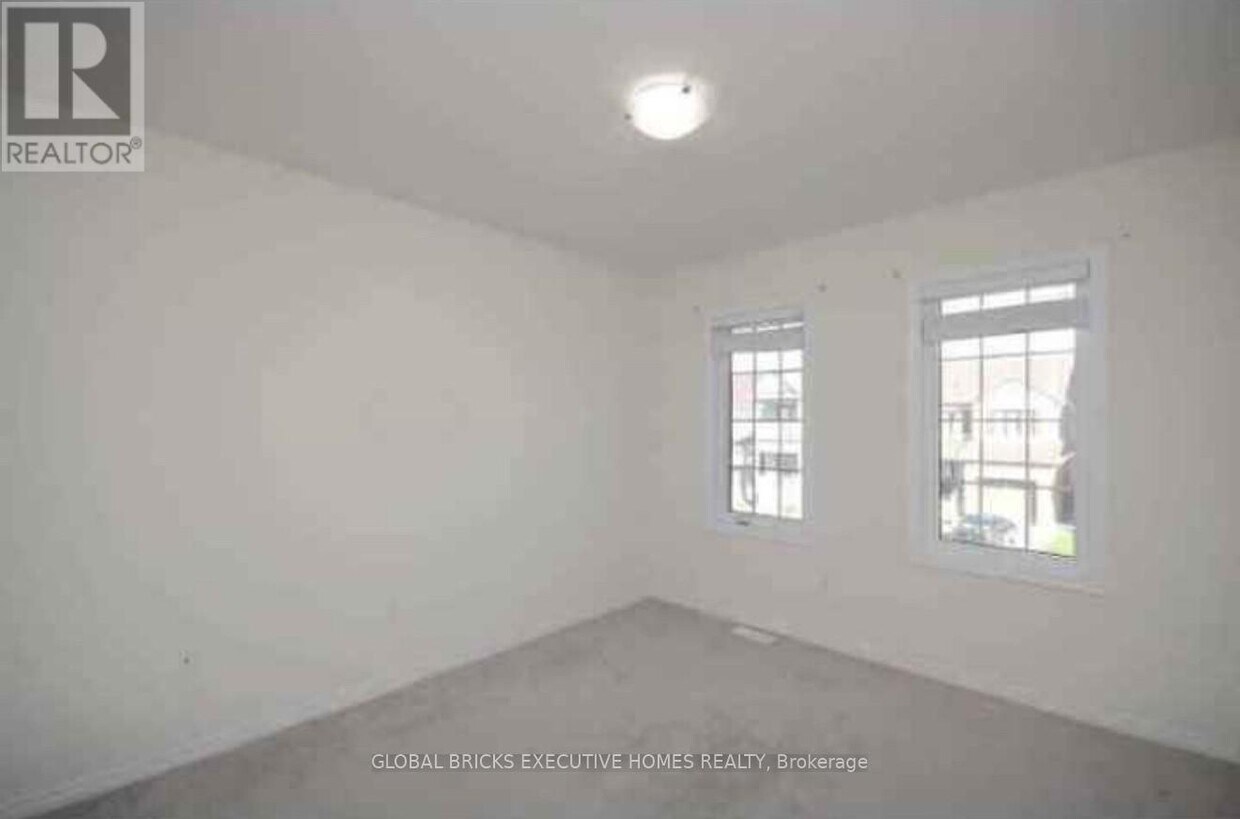 Photo du bâtiment - 8080 Blue Ash Ln