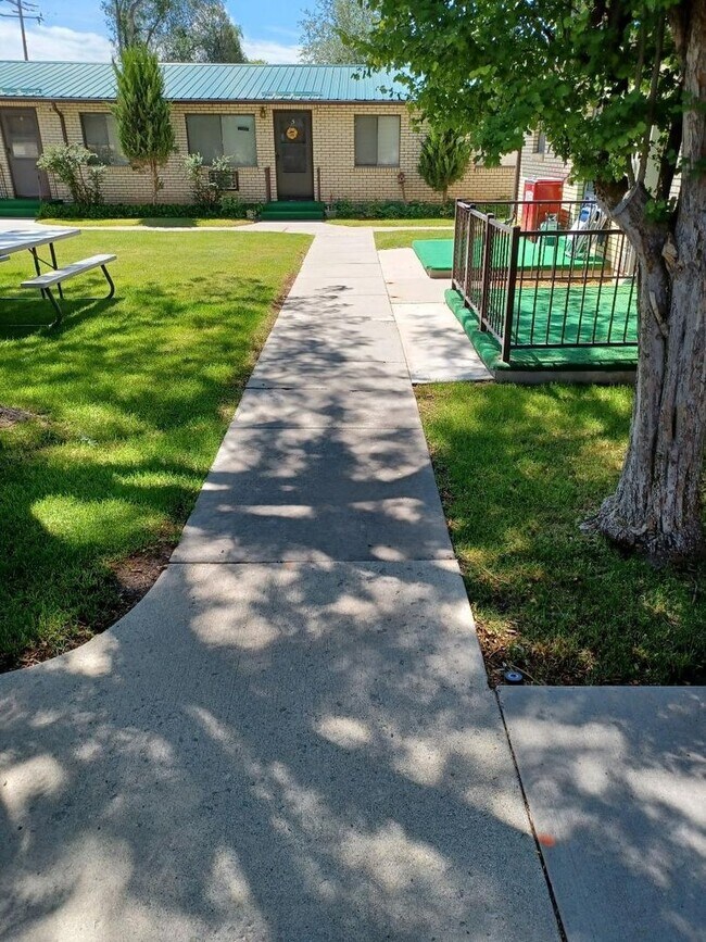 66 S Main St Unit 1, Downey, ID 83234 Room for Rent in Downey, ID