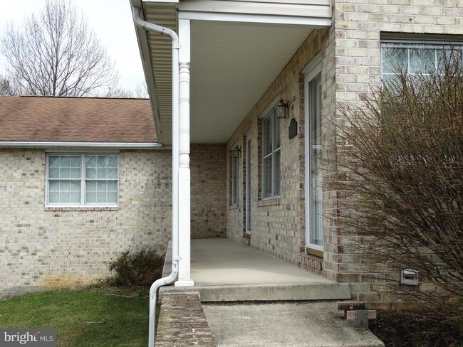 Building Photo - 17117 Sterling Rd