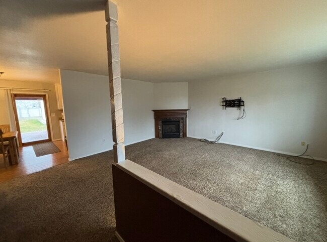 Foto del edificio - 3227 Lynn Ave