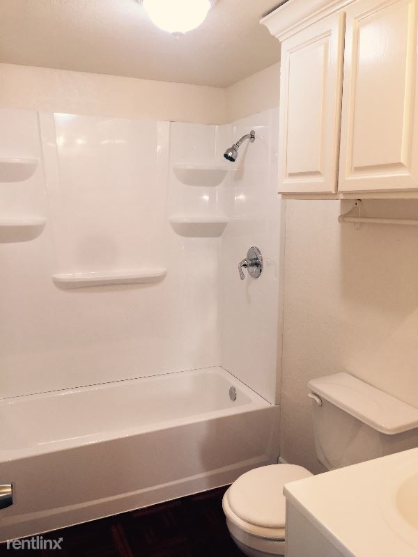 Foto del edificio - 2311 Briarwood Ln