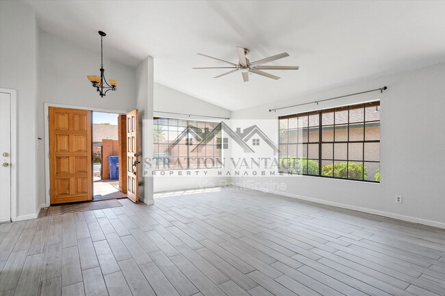 Building Photo - 2142 S Las Palmas