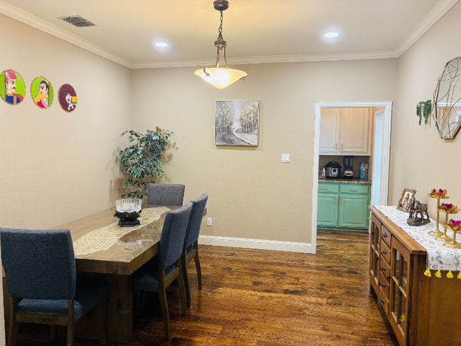 Building Photo - 1602 Wagon Wheel Dr