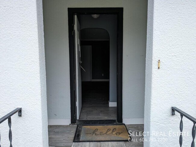 Photo du bâtiment - 45723 Lewis Ave