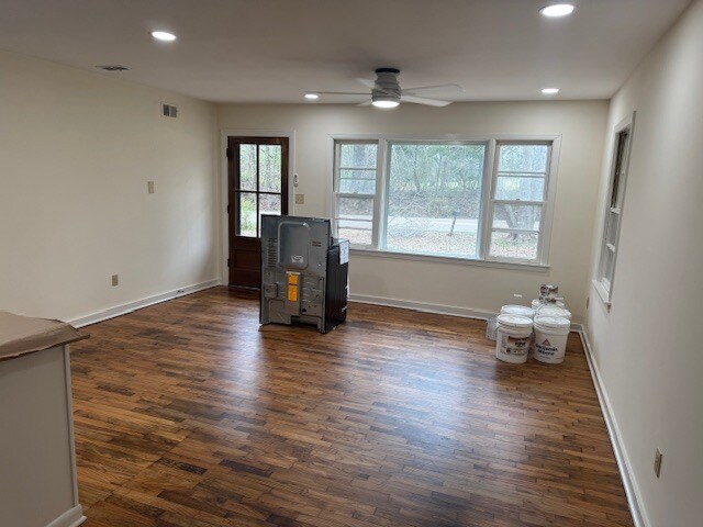 Building Photo - 908 Moss Hill Dr