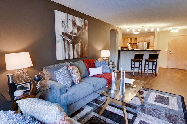 Building Photo - 4755 Park Commons Dr