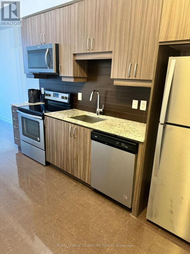 Photo du bâtiment - 9205 Yonge St