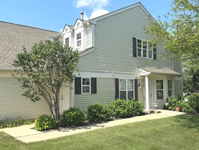 Building Photo - 2843 Rutland Cir