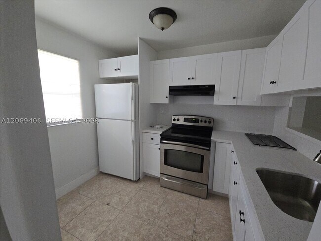 Building Photo - 3396 Foxcroft Rd
