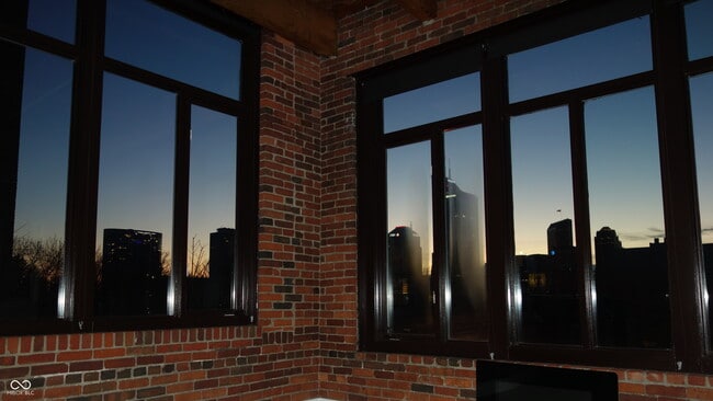 Building Photo - 430 N Park Ave