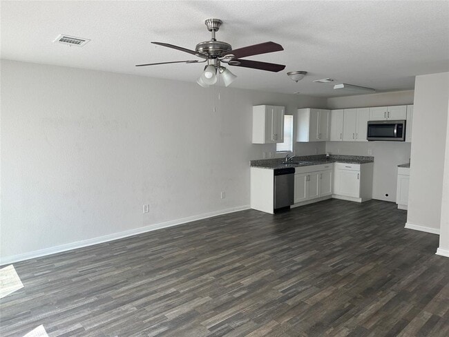 Building Photo - 15724 Del Norte Dr