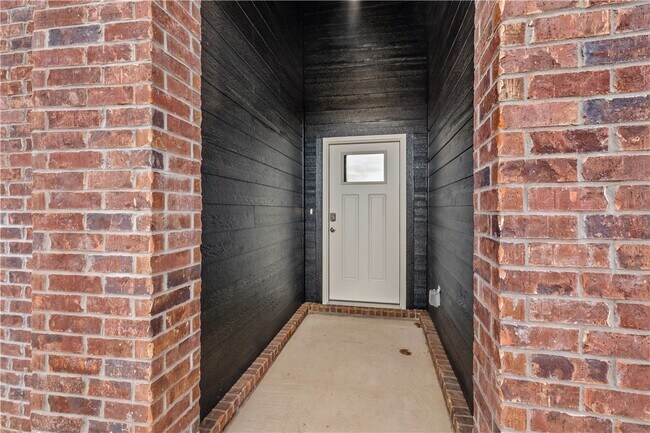 Building Photo - 391 W Branta St