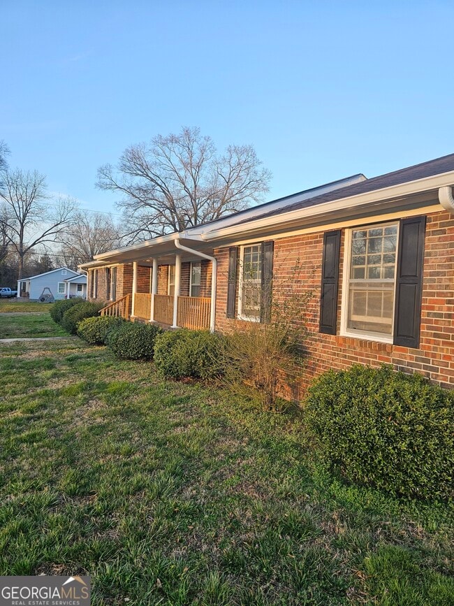 Building Photo - 2001 Flannery St SW