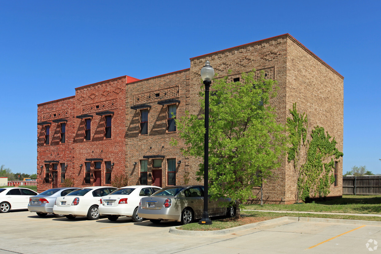 Primary Photo - Old Towne Lofts