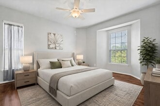Building Photo - 6607 Lake Woodlands Dr