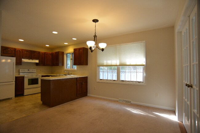 Building Photo - 1033 Hillview Ln