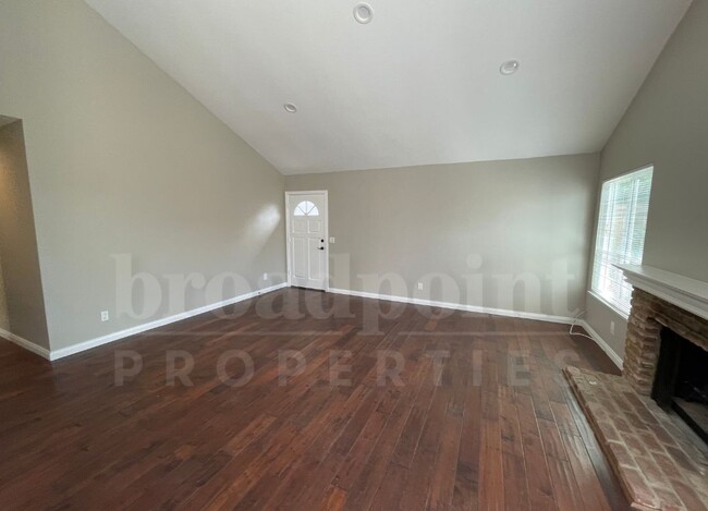 Building Photo - 7409 Carlina St
